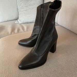 NEW SJP Sarah Jessica Parker Cruise Boot 7.5 Fall 23
